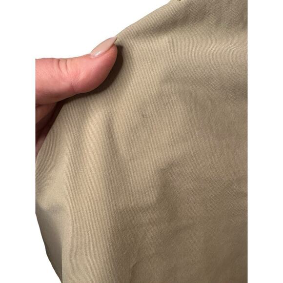 Travis Mathew Shorts Mens Size 38 Nylon Beige Golf Chinos Flat Front TINY FLAW - Picture 5 of 10